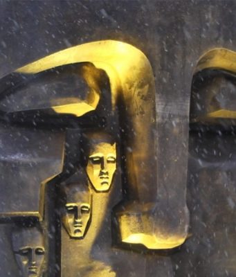 К «Маскам скорби» запустили бесплатные экскурсии