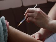 Украина получит помощь Всемирного банка, если вакцинирует 10 миллионов человек из группы риска