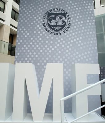 Пять условий от МВФ: что изменится для украинцев, если власть их выполнит