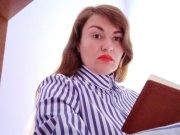 В Раде активистку лишили аккредитации за нападение на нардепа