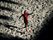 Камбэк Испании, разгром США и покер форварда Таити: чем запомнился пятый день ЧМ по пляжному футболу