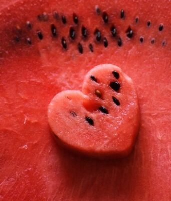 Медики назвали пользу и вред арбузов при коронавирусе