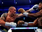 В шаге от нокаута: как Усик победил Джошуа и завоевал четыре титула чемпиона мира по боксу