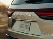 Lexus показал тизер флагманского внедорожника LX 600