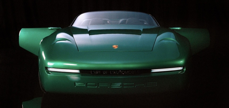 Porsche показал уникальный арт-кар в стиле ретро