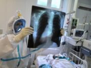 России предрекли бесконечные волны коронавируса