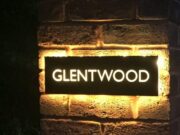 Таблички: как вид наружной рекламы