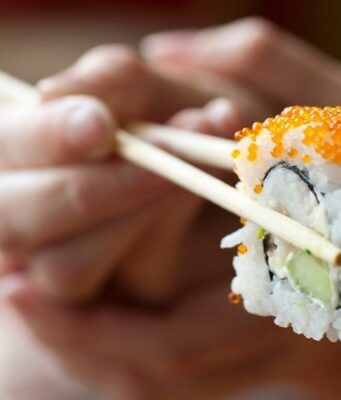 Как правильно есть суши