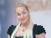 Волочкова рассказала, как «подставила попу» мошенникам