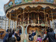 Жительница Парижа рассказала о траурных настроениях: антиковидные меры испортили Рождество