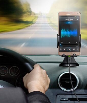 Автомобильный держатель для телефона: так ли он необходим и в чем его достоинства