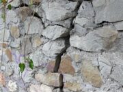 «Покажите это Путину!» В Керчи разрушается только что отреставрированный исторический объект