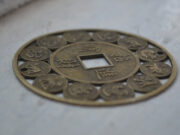 Трем знакам зодиака предрекли богатство в марте