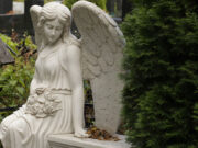 Благоустройство могилы: когда стоит заказать, где можно это сделать