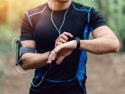 Магнитные браслеты для спортсменов — стильно и полезно