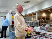 Дерматолог прокомментировал состояние кожи обгоревшего на Кипре Чубайса