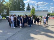 К месту могилы Шатунова поклонников не пропустили, прощание закончилось