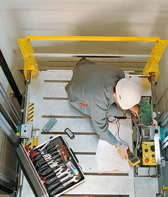 Ремонт лифта: когда необходим, куда обратиться