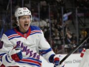 На кураже: Панарин набрал три очка в матче с «Аризоной» и был признан первой звездой игрового дня в НХЛ