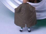 Сексолог объяснил опасность эксгибиционистов для детей