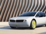 Шварценеггер презентовал автомобиль-хамелеон от BMW. Видео