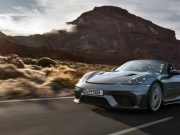 Porsche представил топовую версию 718 Spyder RS