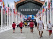 Отказ в аккредитации журналистам из России и невыполненное обещание Макрона: что обсуждают за четыре дня до открытия Игр