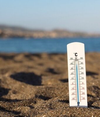 Рекордную жару назвали угрозой для миллионов людей: волна смещается на восток