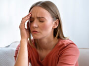 «Лечили от остеохондроза»: 36-летняя художница рассказала о борьбе с рассеянным склерозом