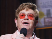 Элтон Джон признался в потере зрения: не может смотреть свой же мюзикл