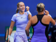 «В паре мы веселимся»: Андреева и Шнайдер за 67 минут вышли в полуфинал Australian Open в парном разряде