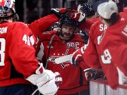 За 0,1 секунды до сирены: Овечкин вновь поразил пустые ворота и забросил 878-ю шайбу в НХЛ