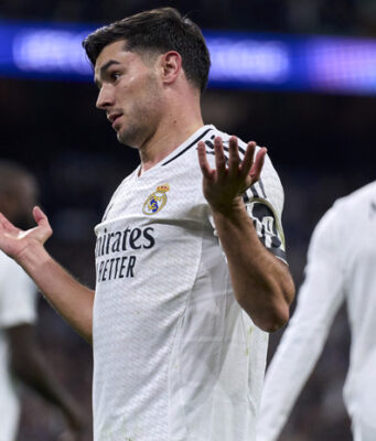 Галерея шедевров: «Реал» с трудом обыграл «Атлетико» в 1/8 финала Лиги чемпионов, «Арсенал» отгрузил семь мячей ПСВ