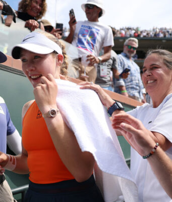 Семейная атмосфера: Андреева ворвалась в элиту благодаря удивительным отношениям с тренером Мартинес