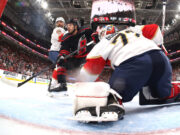 «Он надёжен, как скала»: Бобровский привёл «Флориду» к победе на старте финала конференции с «Каролиной» в Кубке Стэнли