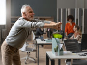 Тренажерный зал не нужен: названы помогающие дожить до 100 лет действия