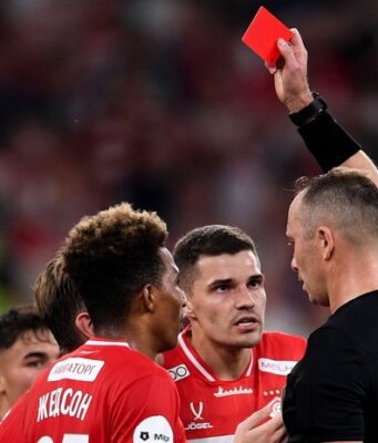 Два пенальти, отмена удаления Умярова и изгнание Морено: матч «Спартак» — «Сочи» снова завершился скандалом