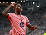 Дубль Рашфорда и напор Холанда: «Барселона» победила «Ньюкасл» в Лиге чемпионов, «Сити» в большинстве дожал «Наполи»