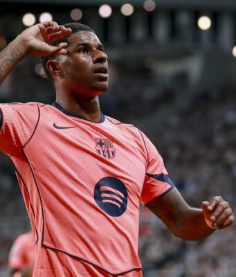 Дубль Рашфорда и напор Холанда: «Барселона» победила «Ньюкасл» в Лиге чемпионов, «Сити» в большинстве дожал «Наполи»