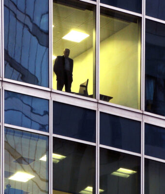 «Не живут свою жизнь»: психолог рассказала, чем грозит россиянам 13-часовой рабочий день