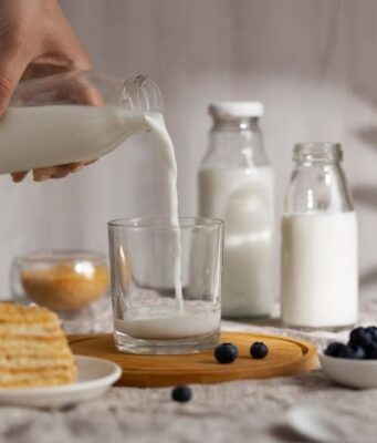 Молоко как новый суперфуд: почему традиционный продукт возвращается в тренды