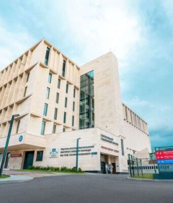 Помощь, которая вчера казалась фантастикой: высокотехнологичная медицина в Москве становится нормой жизни