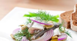 Президент признал, что на столах россиян не хватает рыбы: какие блюда приготовить на Новый год