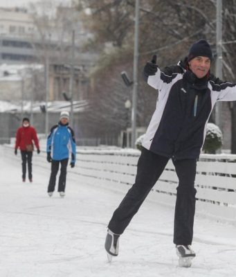 От декрета до гимна каникул: как «с первого по тринадцатое» стало главным новогодним бонусом россиян