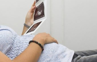 Сделать аборт на Урале всё сложнее: частные клиники Свердловской области отказались прерывать беременности