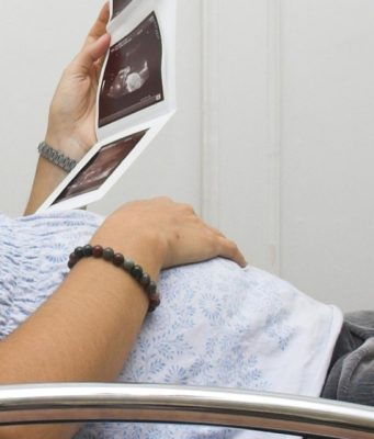 Сделать аборт на Урале всё сложнее: частные клиники Свердловской области отказались прерывать беременности