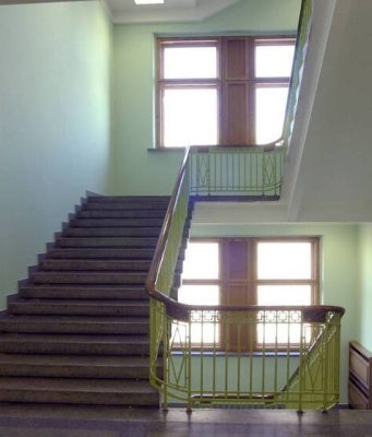 Исследование: россияне категорически не доверяют соседям по дому